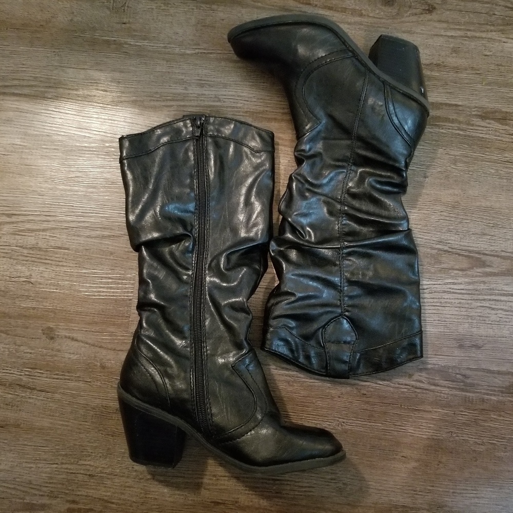Black cowgirl boots